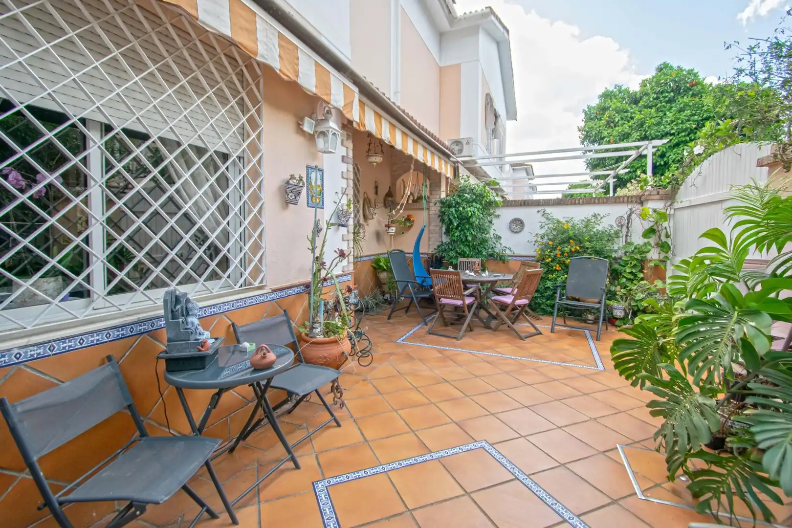 Terrassa de Casa adosada en venda en  Sevilla Capital amb Traster i Piscina comunitària