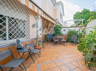 Adossat amb piscina en venda a Este - Alcosa- Torreblanca