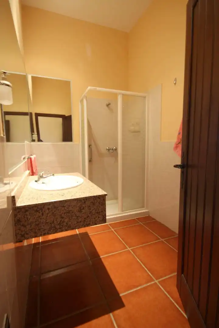 Baño de Finca rústica en venta en Alcuéscar con Aire acondicionado