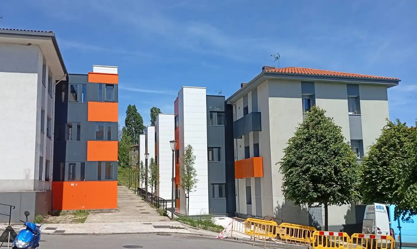 Vista exterior de Piso en venta en Gijón  con Parquet