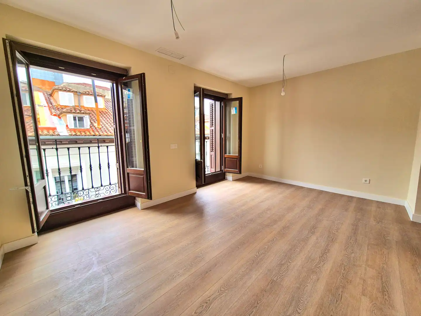 Living room of Flat for sale in Madrid  with Air Conditioner, Heating and Microwave