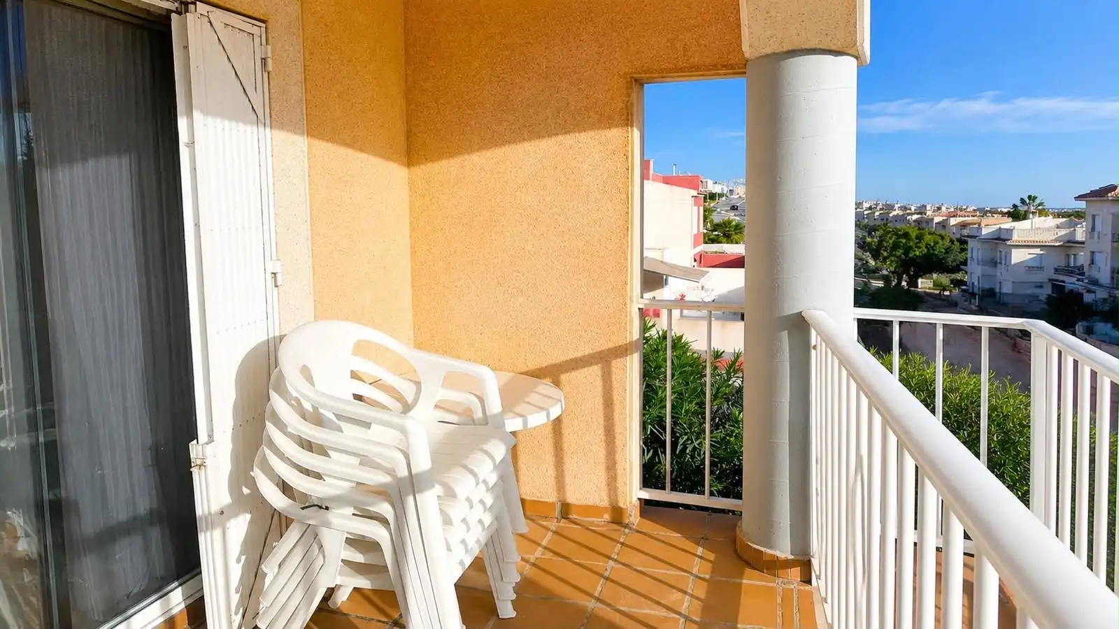Terraza de Apartamento de alquiler en Torrevieja con Aire acondicionado, Calefacción y Terraza