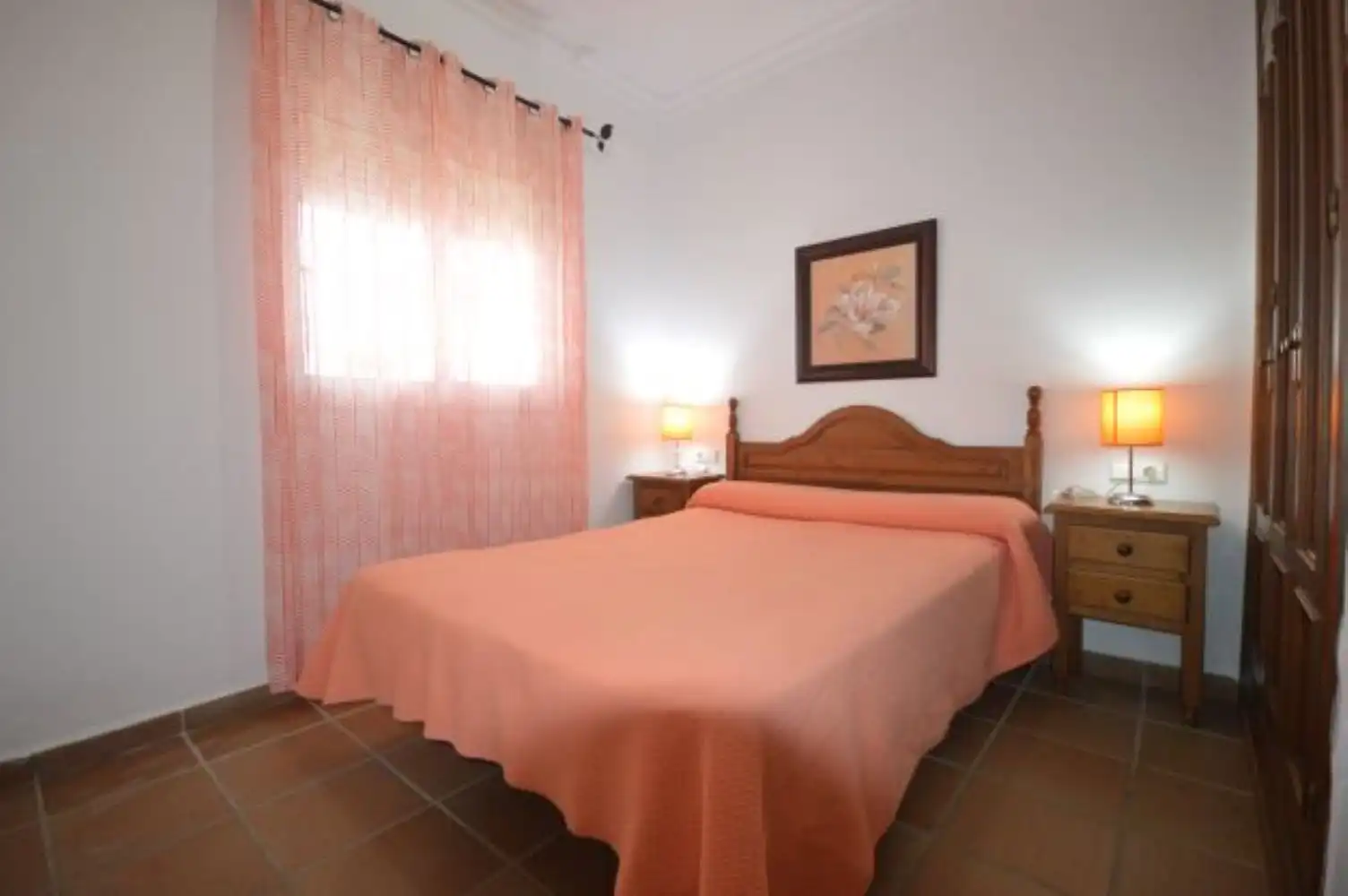 Habitación de Casa adosada de alquiler en Conil de la Frontera con Aire acondicionado, Jardín privado y Terraza