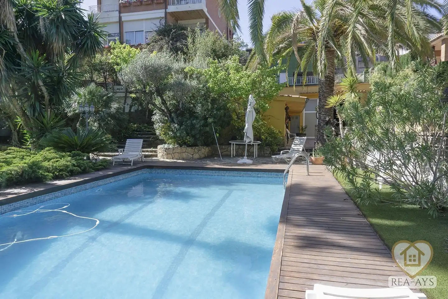 Piscina de Casa o chalet en venta en Vallirana con Jardín privado, Terraza y Trastero