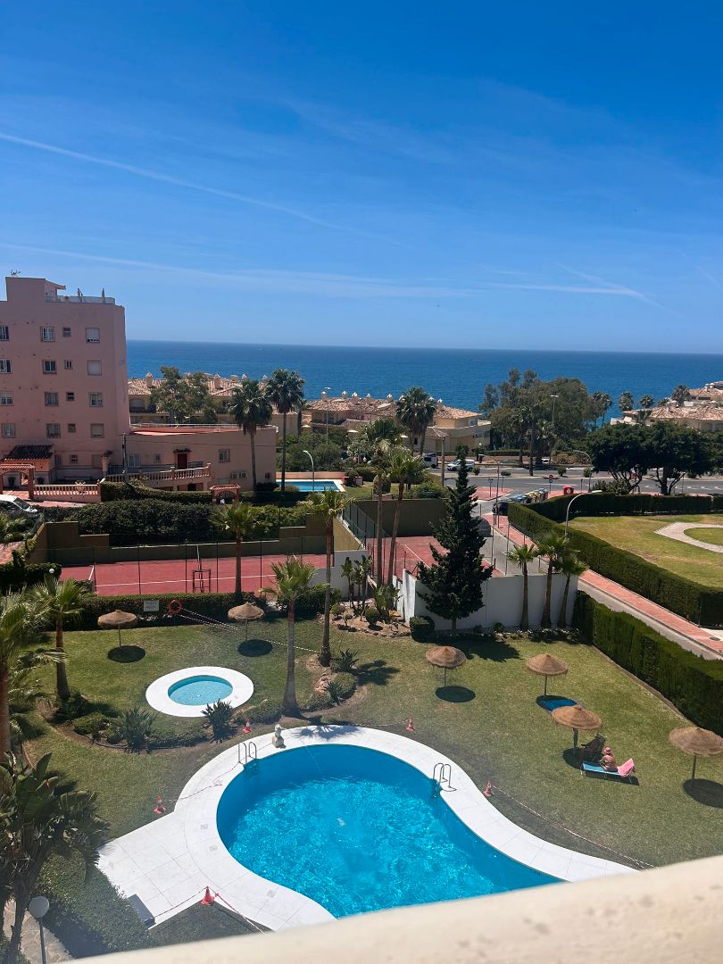 Exterior view of Flat for sale in Benalmádena  with Air Conditioner, Terrace and Swimming Pool
