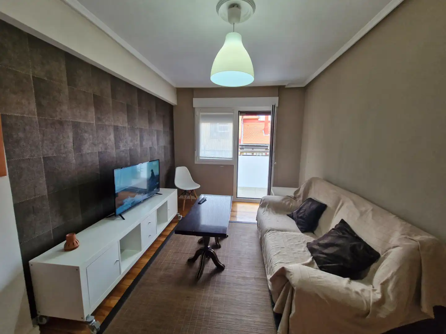 Living room of Flat for rent in Santurtzi   with Heating, Parquet flooring and Furnished