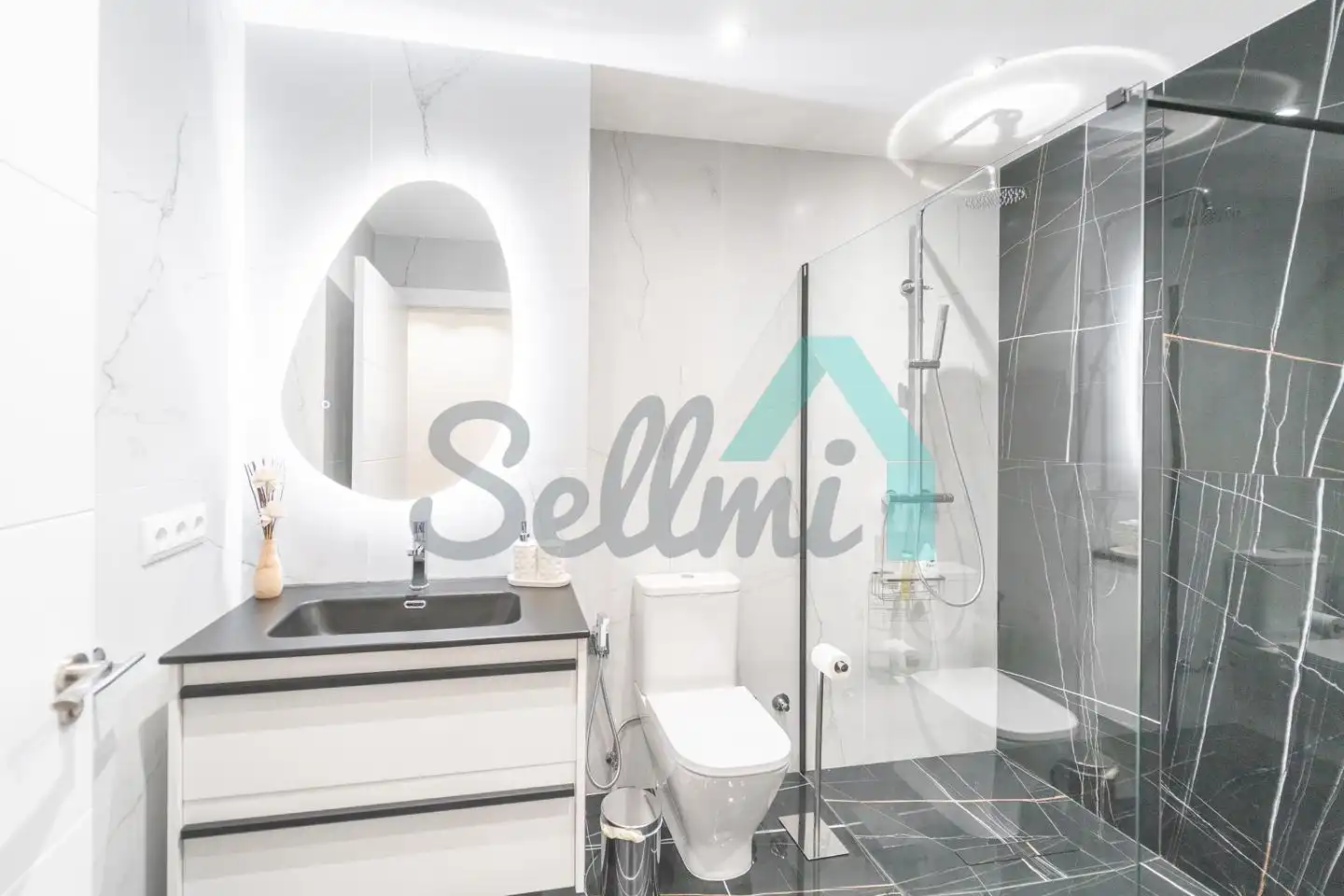 Baño de Planta baja de alquiler en Noreña con Calefacción, Amueblado y Internet
