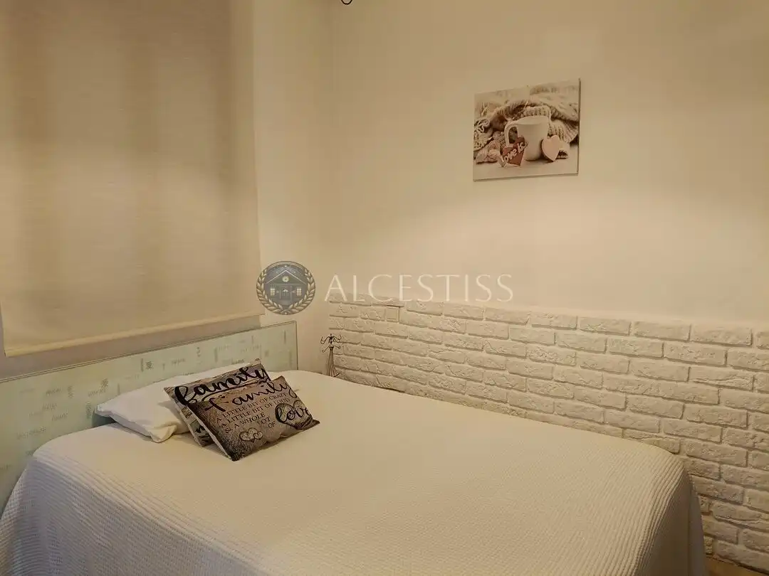 Habitación de Piso en venta en Madrid con Calefacción