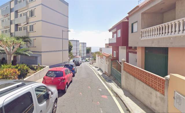 Piso en Venta en Agana. en Alisios