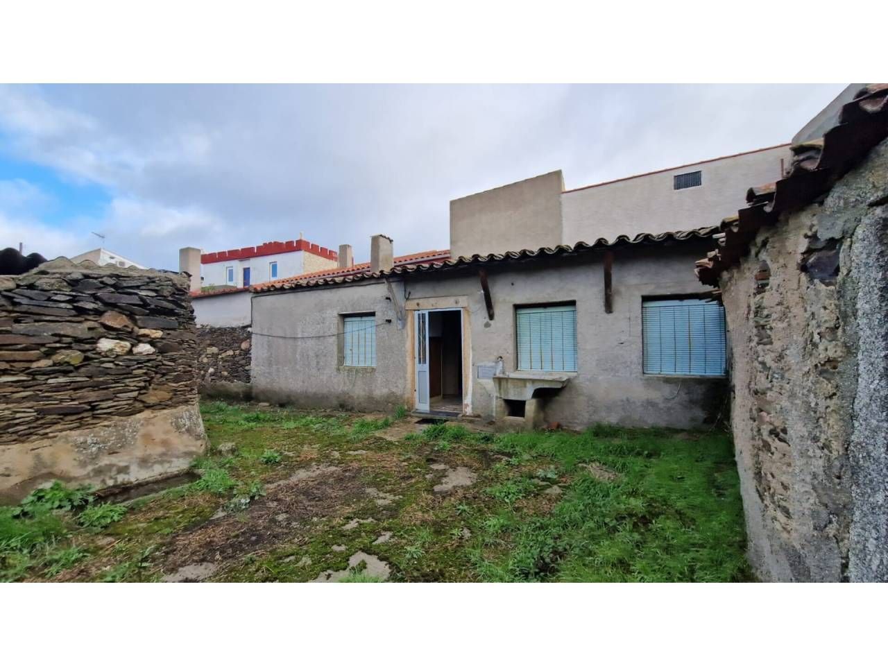 Exterior view of House or chalet for sale in Carpio de Azaba  with Private garden