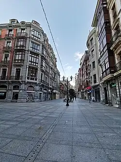 Vista exterior de Oficina de alquiler en Gijón  con Calefacción, Amueblado y Balcón