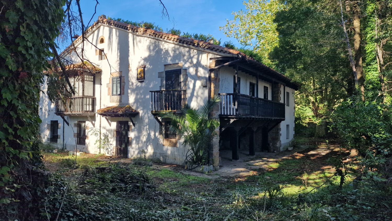Vista exterior de Casa o xalet en venda en Santiurde de Toranzo amb Traster i Balcó