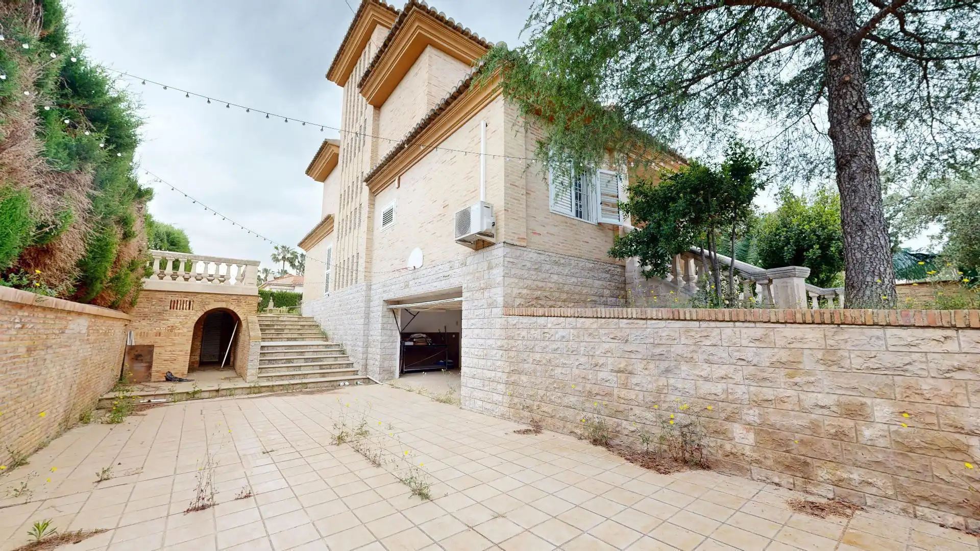 Vista exterior de Casa o xalet en venda en Torrent amb Terrassa, Traster i Piscina