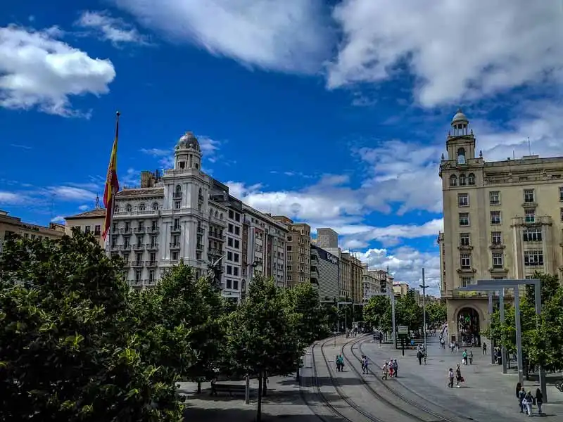 Garage zur Miete in Paseo Independencia