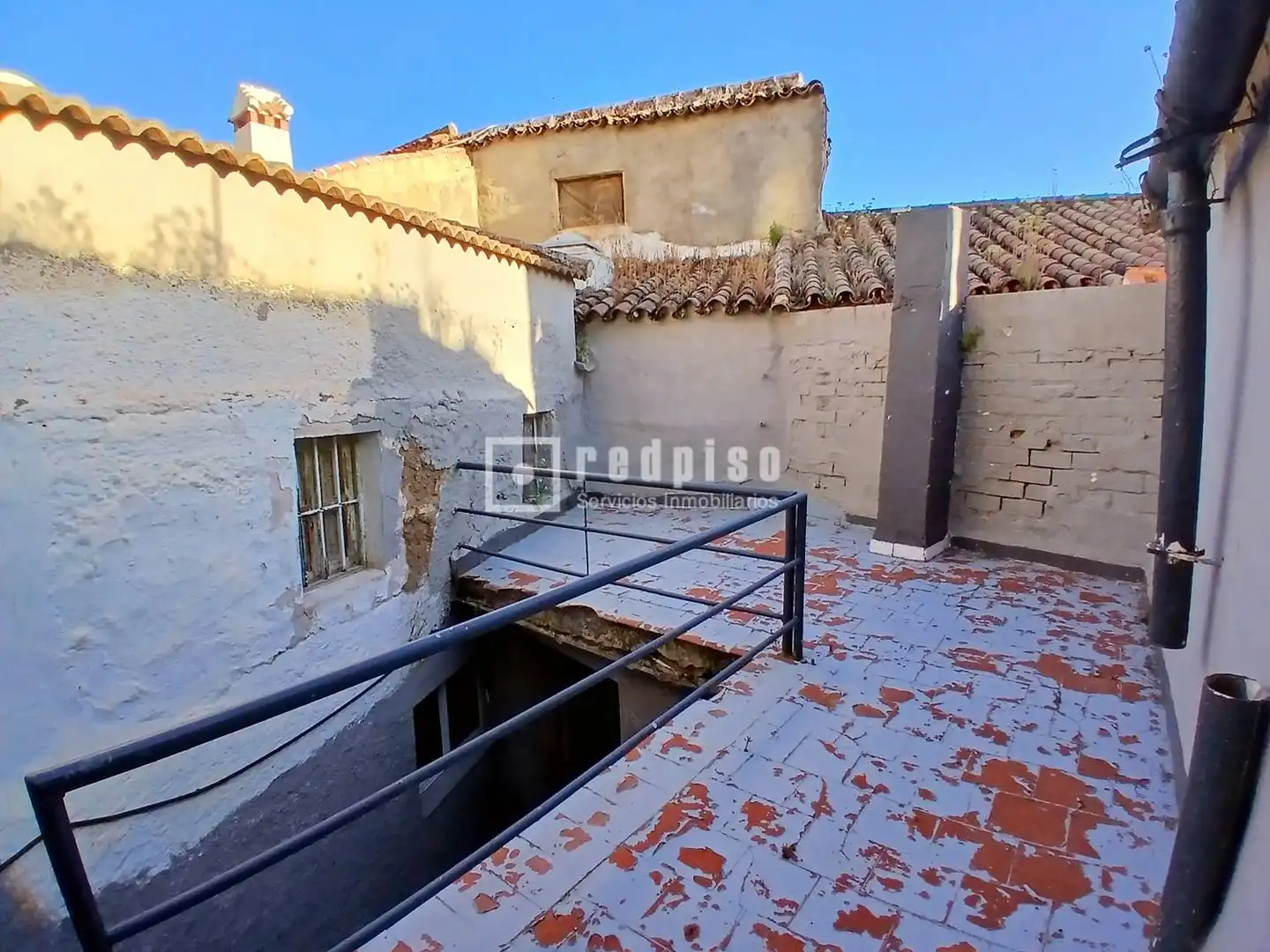 Vista exterior de Casa o xalet en venda en Riogordo amb Calefacció, Terrassa i Traster