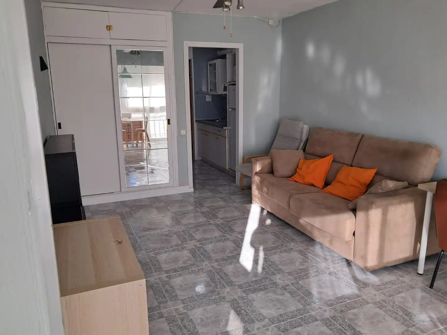 Sala de estar de Estudio en venta en Rincón de la Victoria con Amueblado, Horno y Lavadora