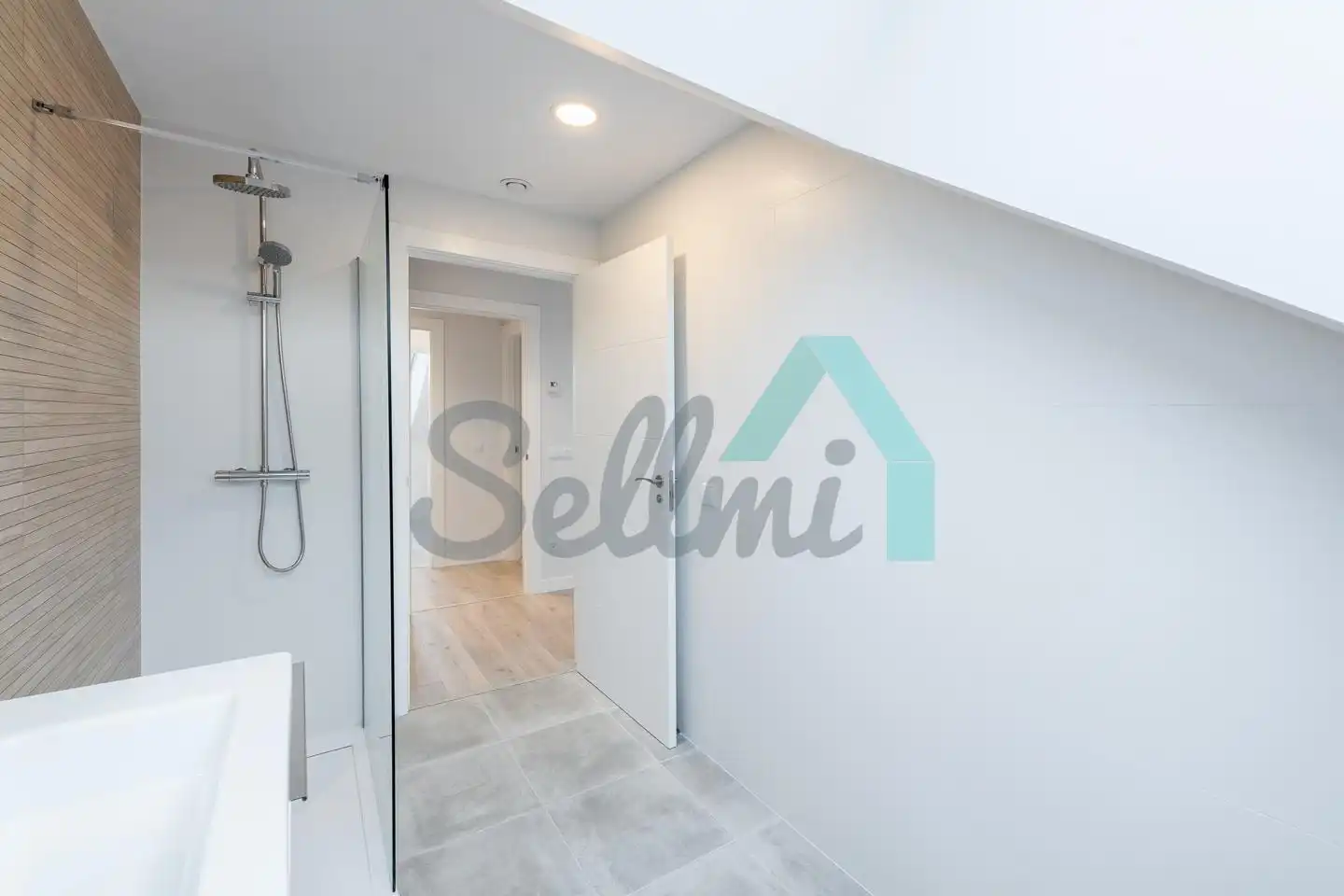 Attic for rent in Rendueles Llanos, Ceares