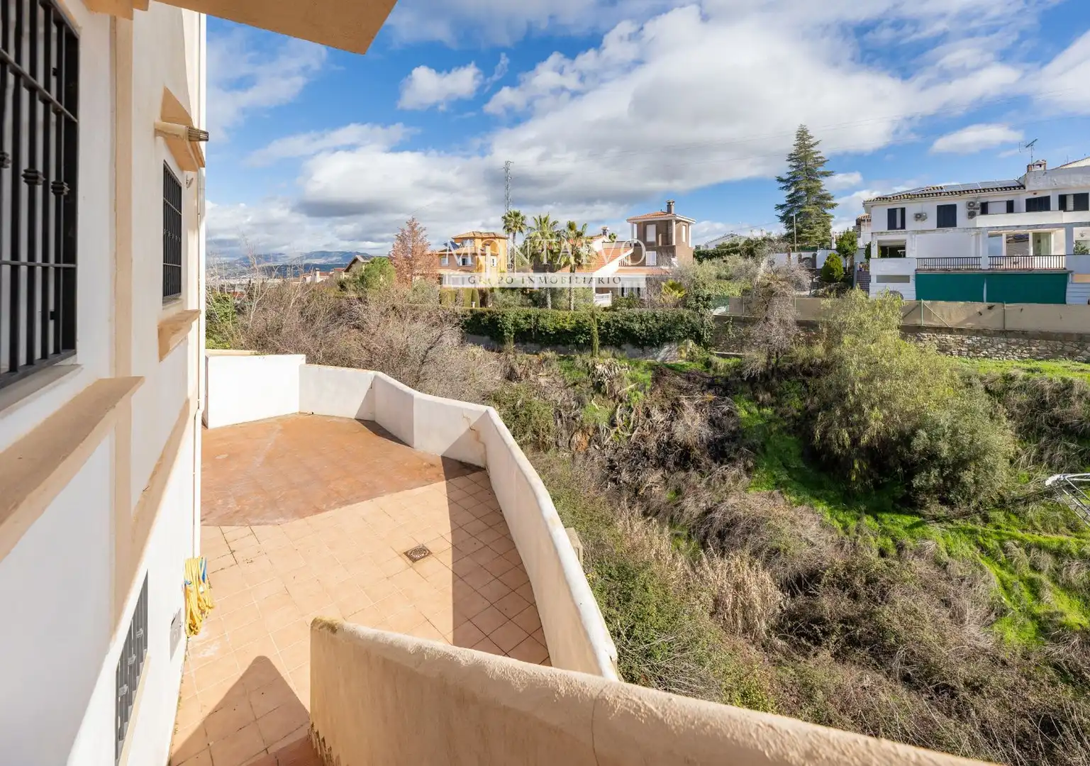 Vista exterior de Casa o chalet en venta en Gójar con Calefacción y Piscina