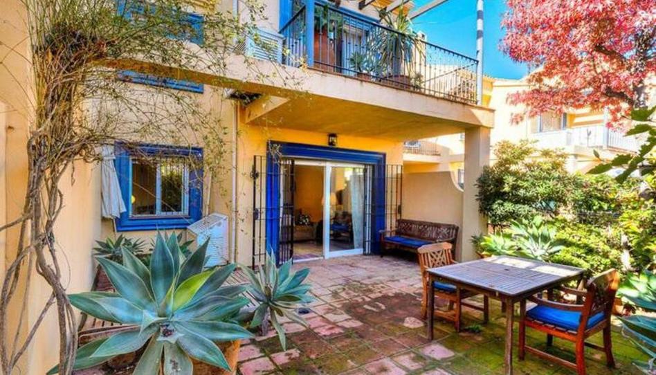 Foto 1 de Casa adosada en venda a Nueva Alcántara, Málaga