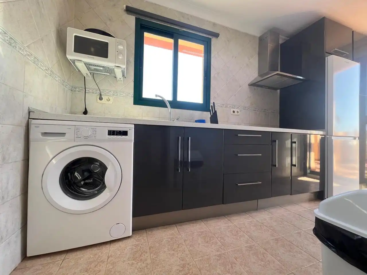 Cocina de Ático de alquiler en Benalmádena con Aire acondicionado, Terraza y Trastero