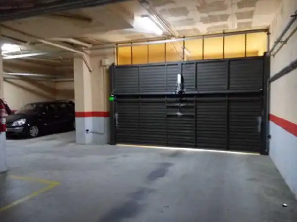Parking for sale in C/ Sardana, imagen 4