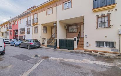 Vista exterior de Casa adosada en venda en Las Gabias amb Calefacció, Traster i Balcó