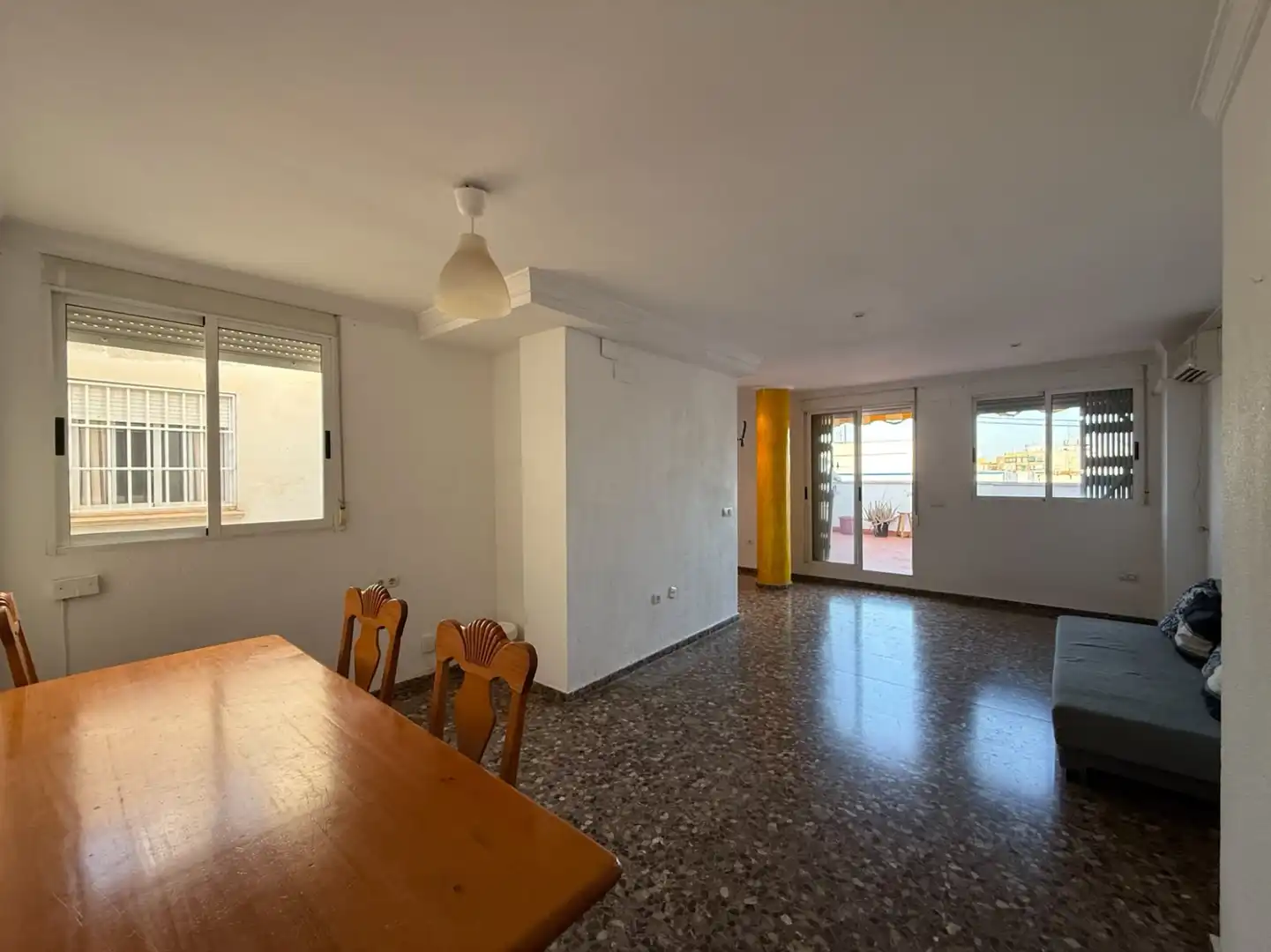 Esszimmer von Wohnung zur Miete in Chiva mit Klimaanlage und Terrasse