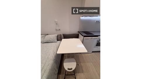 Foto 5 de Piso de alquiler en Numancia,  Madrid Capital