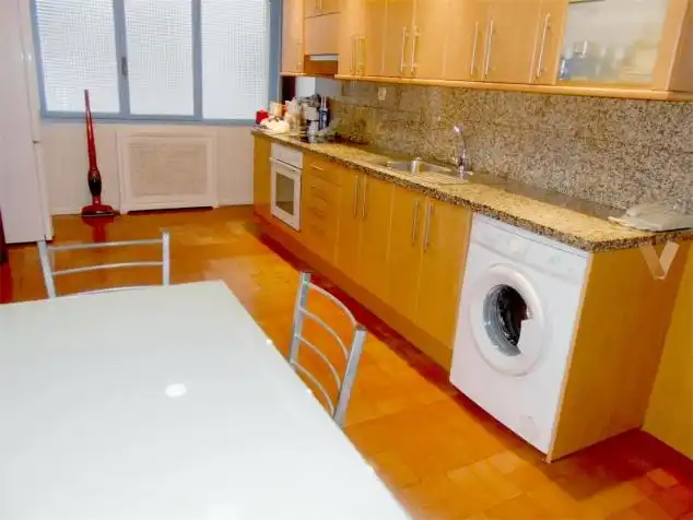 Cocina de Piso de alquiler en Oviedo  con Calefacción, Terraza y Amueblado