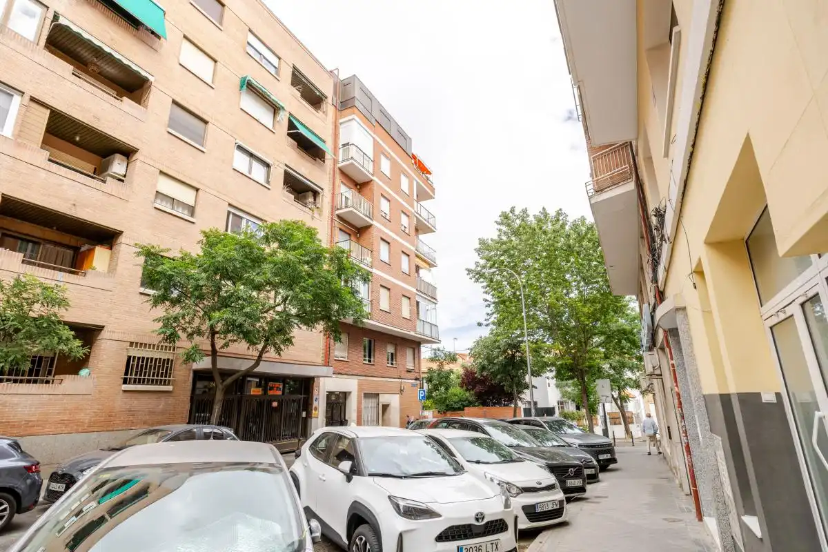 Außenansicht von Maisonette zum Verkauf in Madrid mit Klimaanlage, Heizung und Terrasse