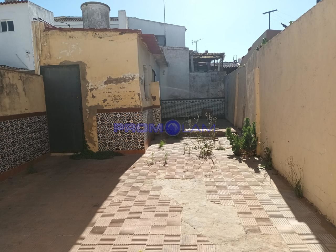 Exterior view of House or chalet for sale in Villamanrique de la Condesa  with Terrace