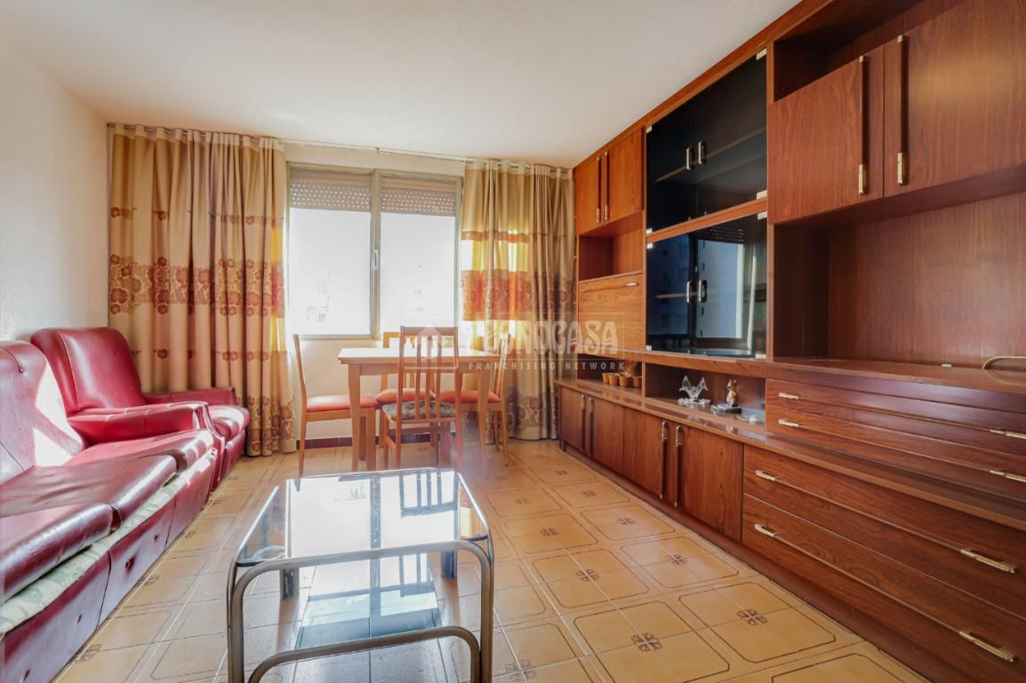 Living room of Flat for sale in L'Hospitalet de Llobregat