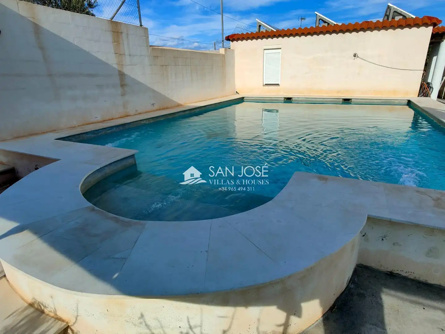 Piscina de Casa o xalet en venda en La Romana amb Aire condicionat, Calefacció i Jardí privat