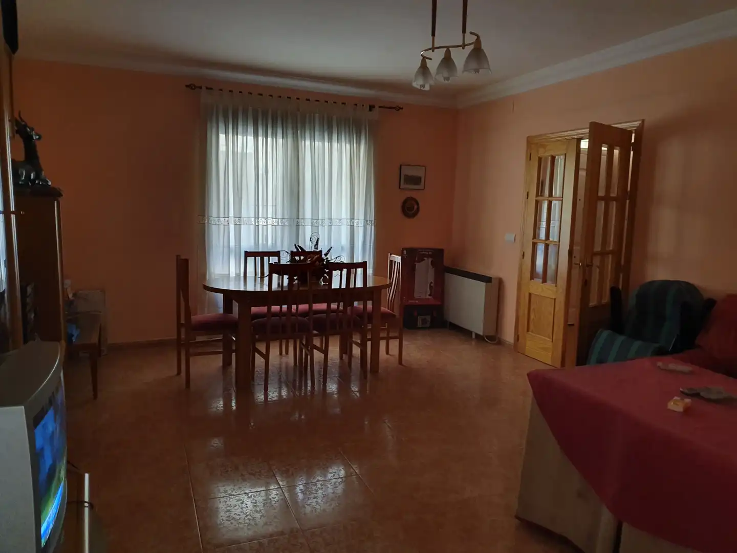 Menjador de Casa o xalet en venda en Baza amb Calefacció, Moblat i Rentadora