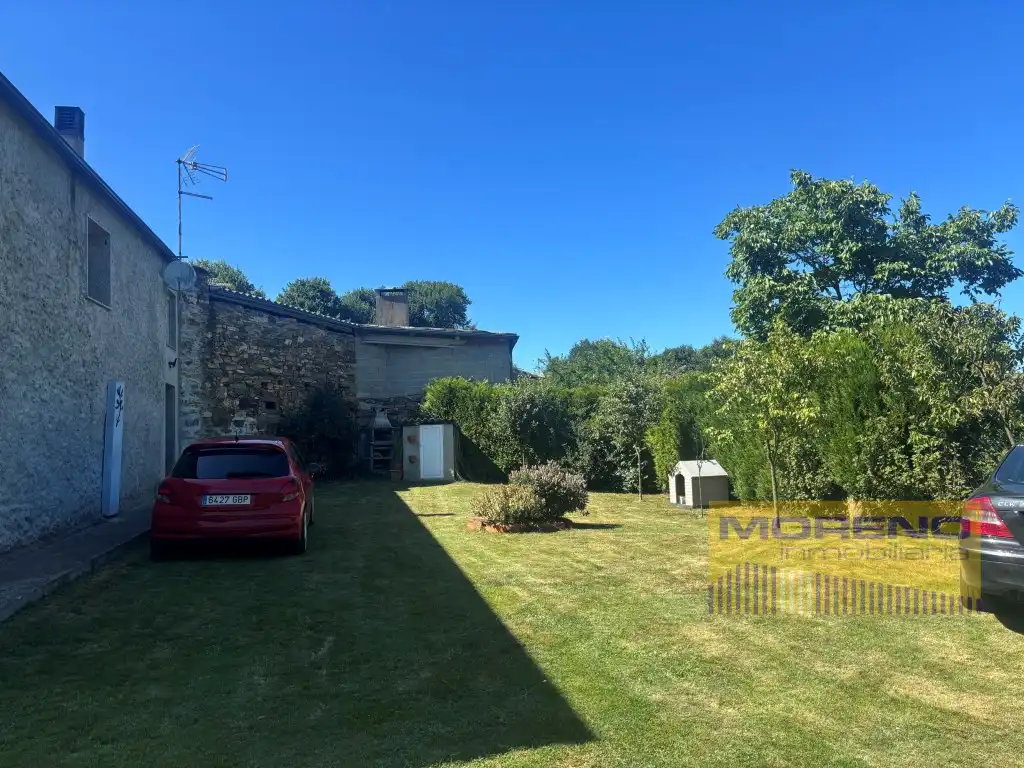 Houses for sale in Paradela