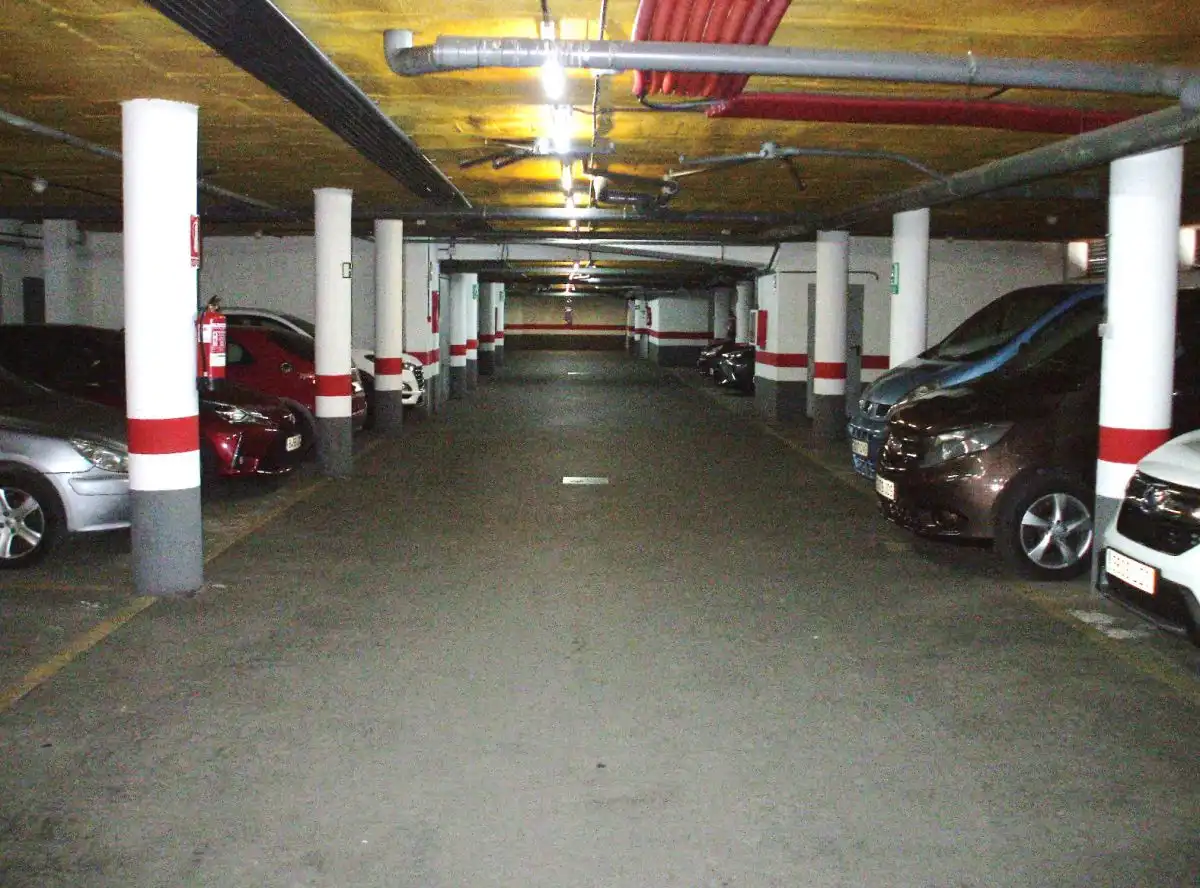 Aparcament en venda a Santa María  - Pío XII