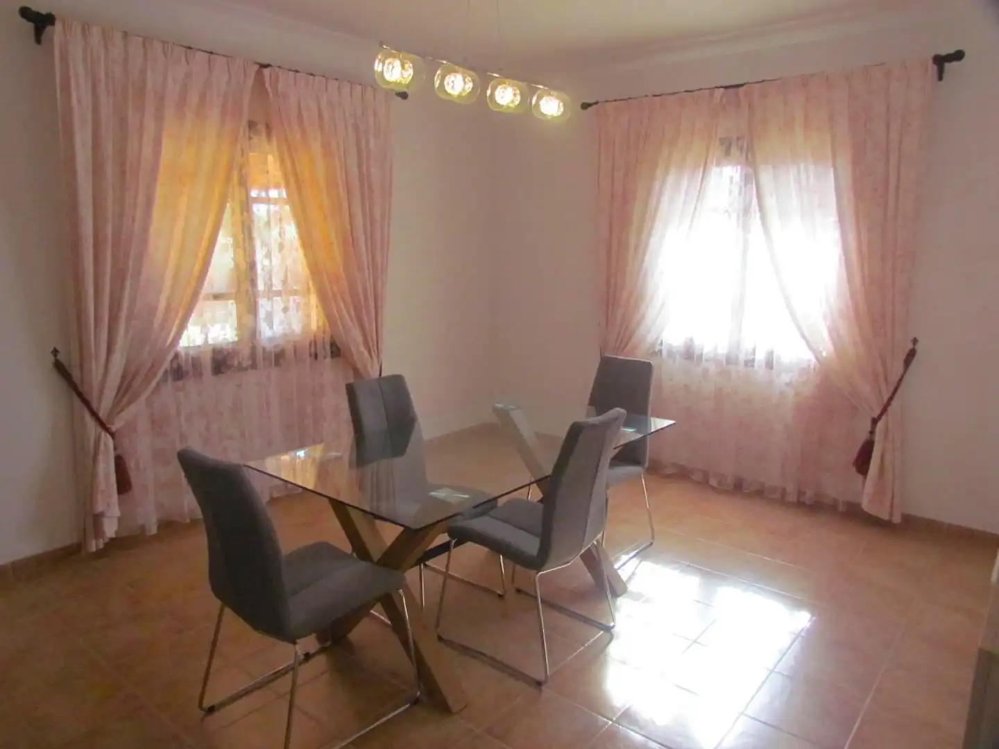 Comedor de Finca rústica de alquiler en Santa Eugènia con Aire acondicionado, Jardín privado y Terraza