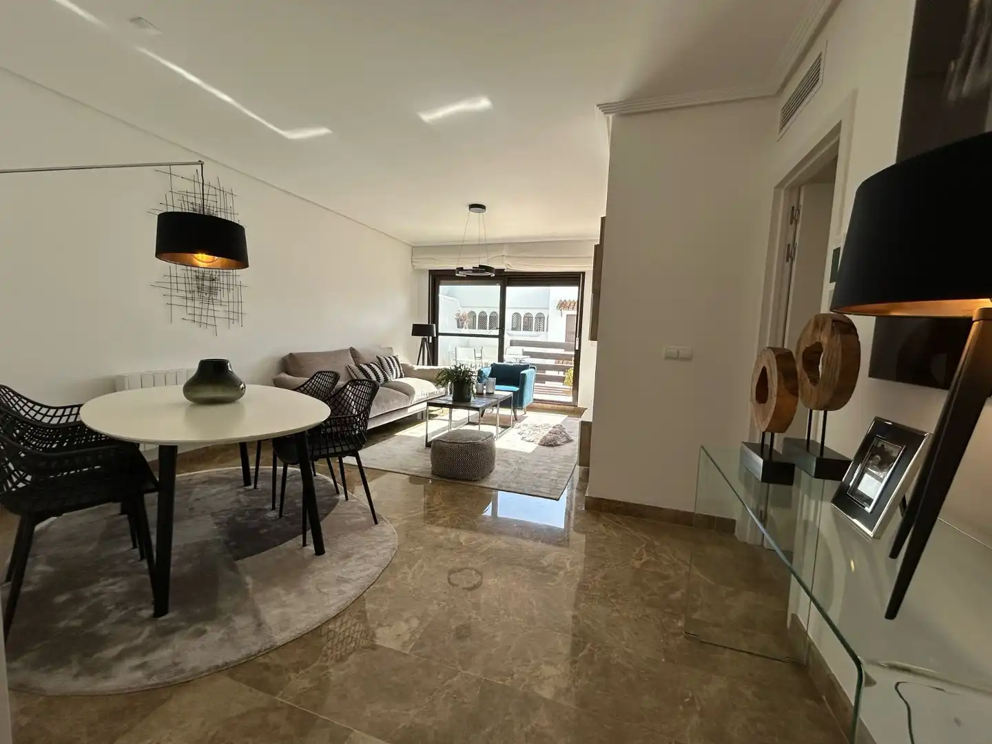 Wohnzimmer von Wohnung zum Verkauf in Estepona mit Klimaanlage und Möbliert