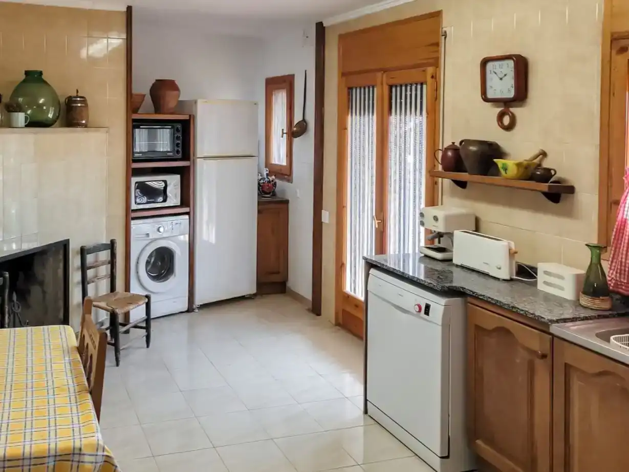 Cuina de Casa o xalet en venda en La Fresneda amb Aire condicionat i Balcó