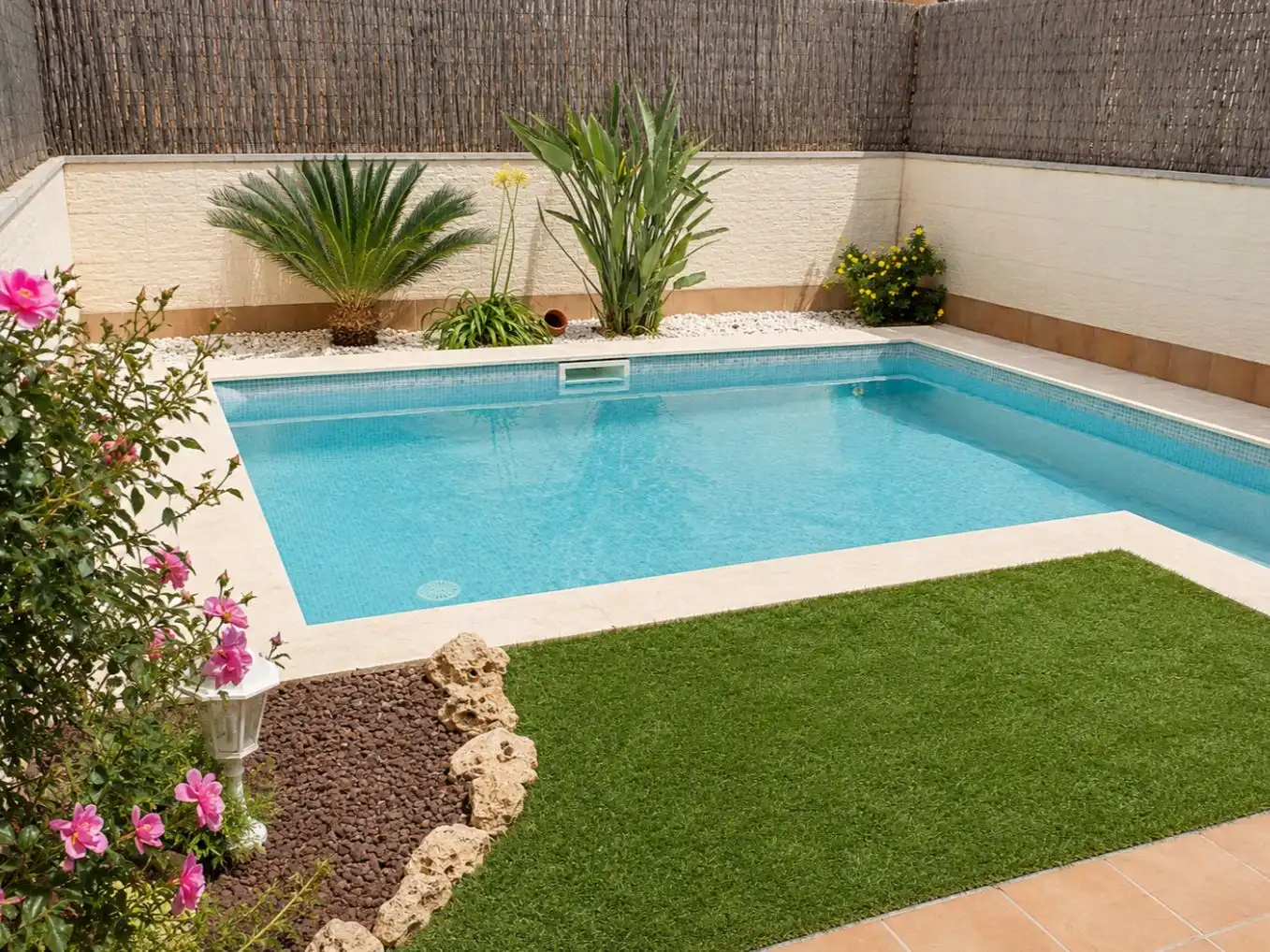Adossat amb piscina de lloguer a Alfons VIII 24