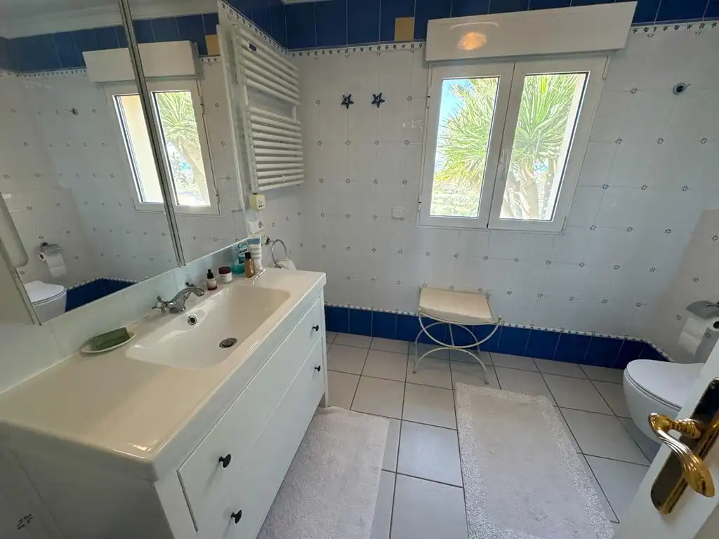 Bathroom of Houses for sale in Dénia  with Air Conditioner, Heating and Private garden