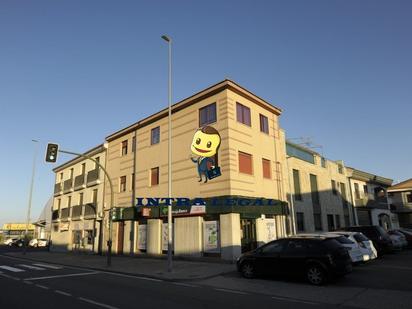 Vista exterior de Pis en venda en Santa Marta de Tormes