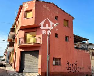 Vista exterior de Casa adosada en venda en Santa Coloma de Farners amb Terrassa