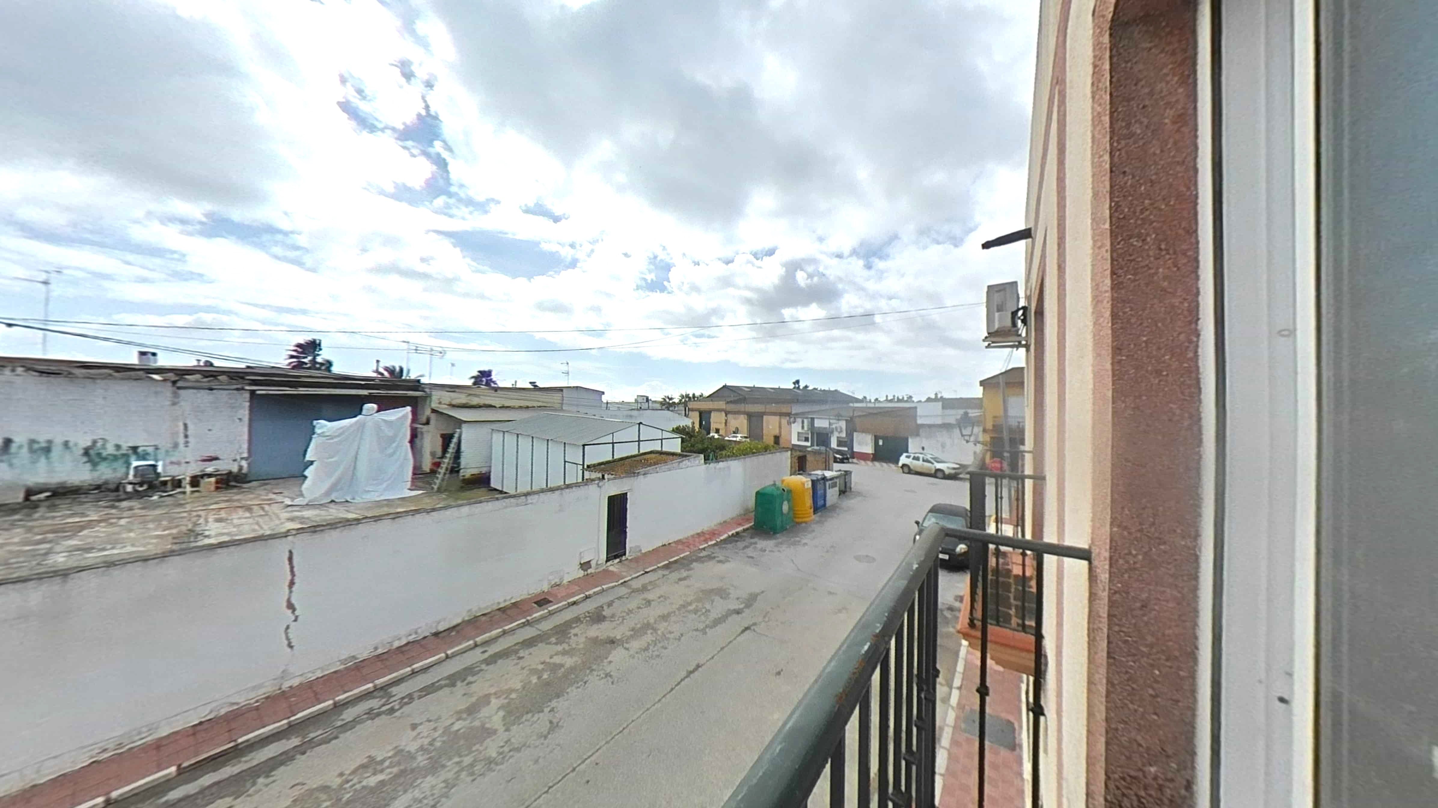 Vista exterior de Dúplex en venda en Villamanrique de la Condesa amb Aire condicionat i Terrassa