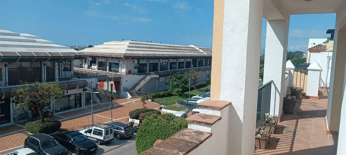 Vista exterior de Ático en venta en Marbella con Aire acondicionado, Calefacción y Terraza