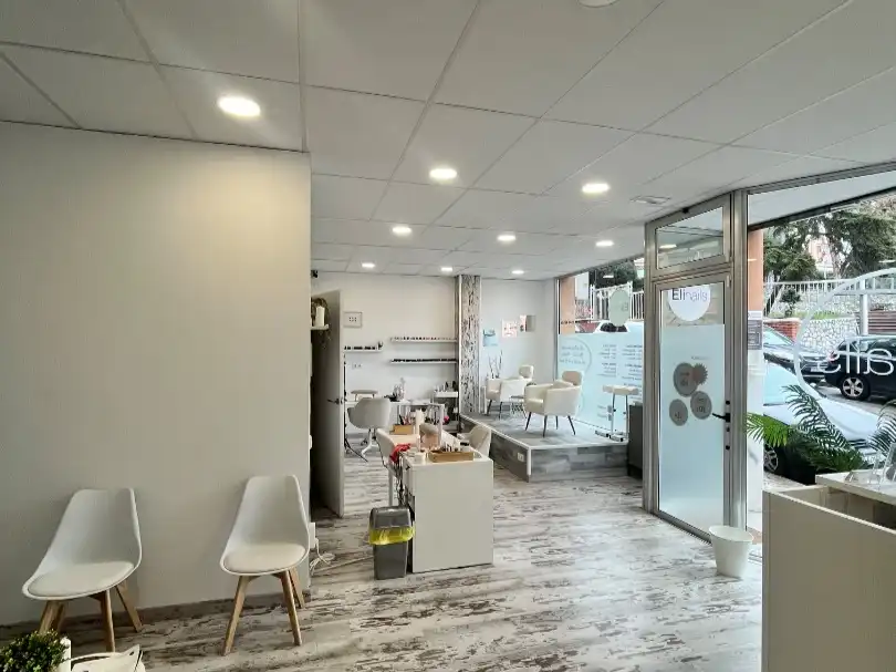 Local comercial en traspaso en Carrer caramelles 11
