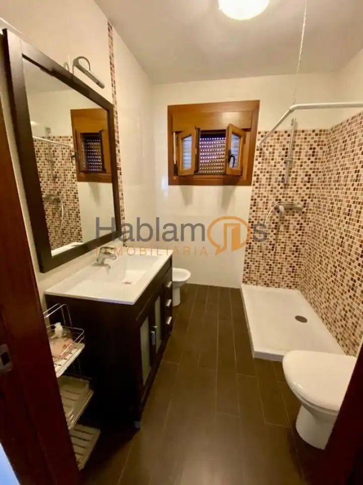 Baño de Casa o chalet en venta en Vilagarcía de Arousa con Calefacción, Jardín privado y Trastero