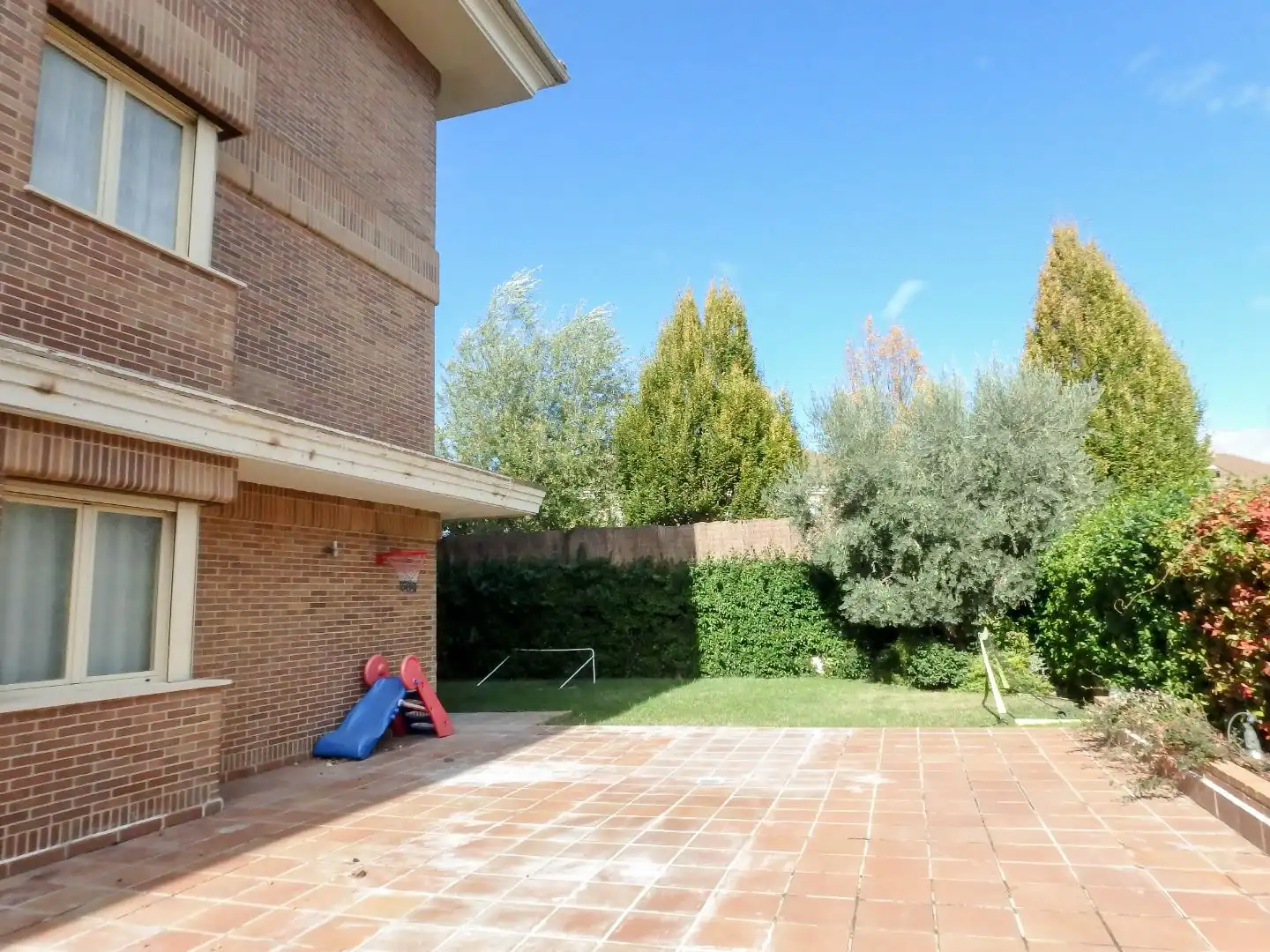Garden of Ground floor for rent in Madrid  with Air Conditioner, Heating and Private garden