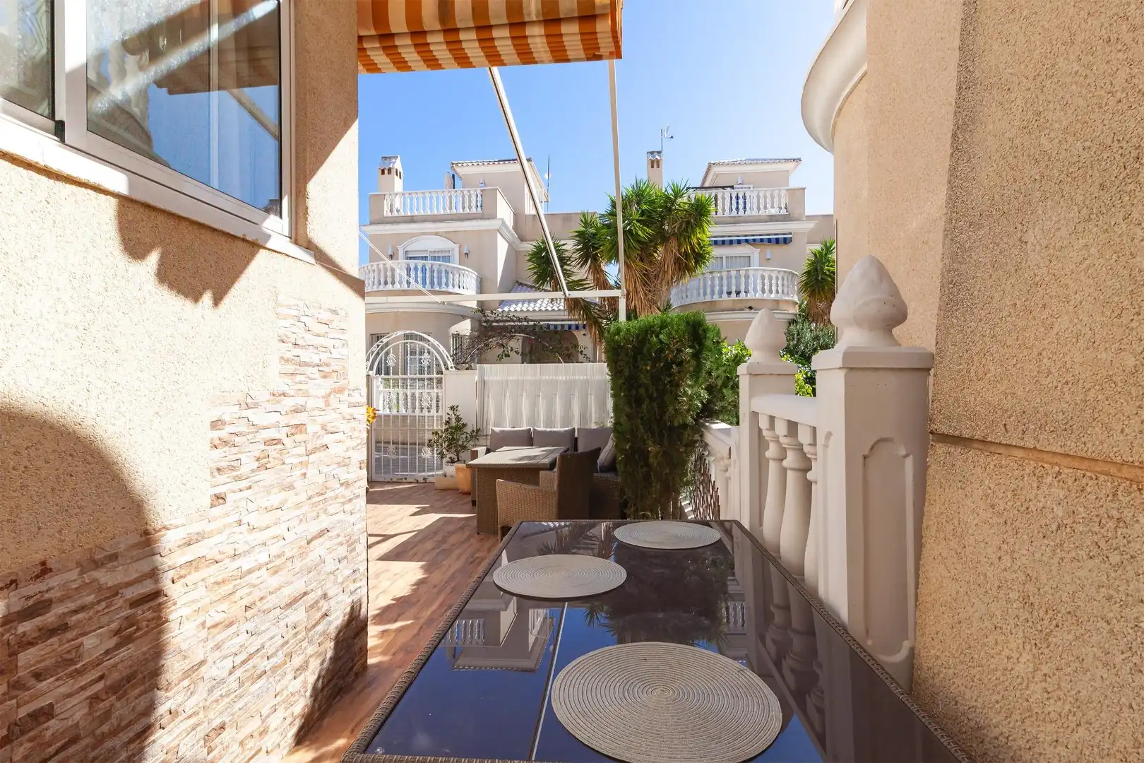 Terrassa de Casa o xalet en venda en Orihuela amb Aire condicionat, Calefacció i Jardí privat