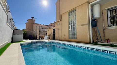 Foto 4 de Casa adosada en venda a Villamartín - Las Filipinas, Orihuela